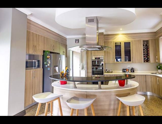 4 BEDROOM HOUSE FOR SALE IN COPPERLEAF ESTATE